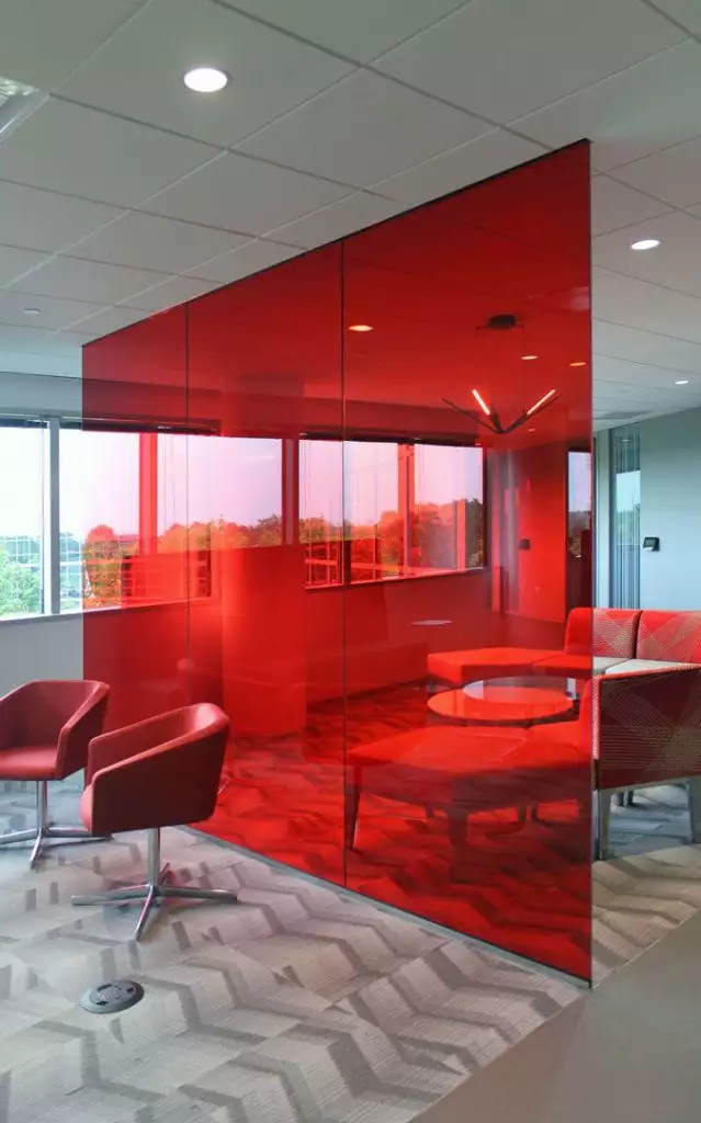 IAA-bendheim-red-laminated-glass-partition-3